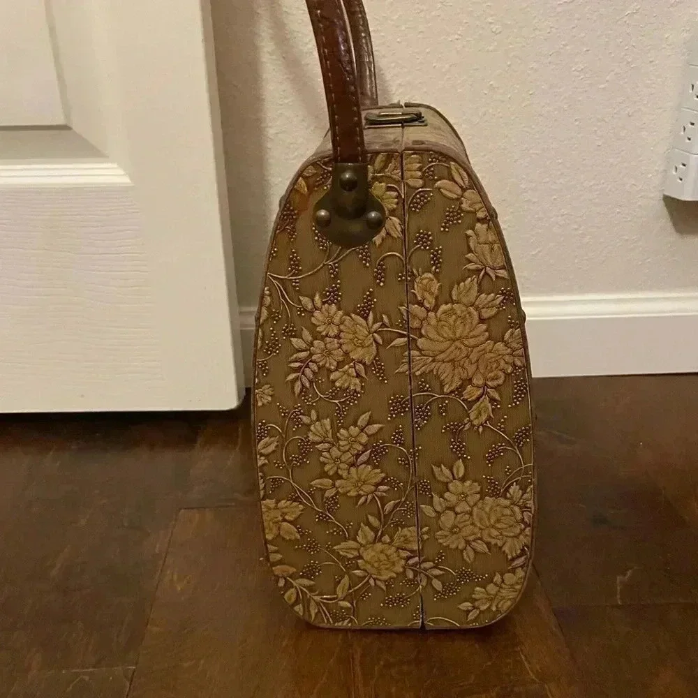 Vintage 60s Wooden Box Purse Floral Embossed Maroon Velvet Lining Handbag Bag - Picture 7 of 7